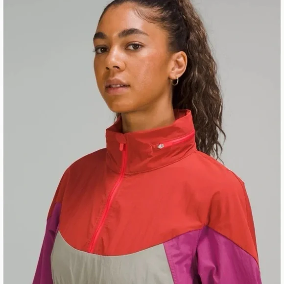 Lululemon EVERGREEN ANORAK size 6/ *Price to Reflect Condition* - Picture 4 of 12